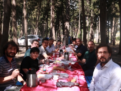 Geleneksel Vefader Yönetimi Aile Pikniği